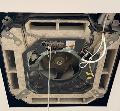 格力空調室外機噪音大、震動